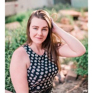 Meet your Posher, Elizabeth